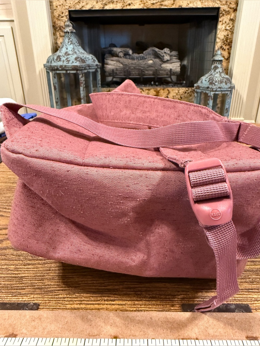 A22 - Herschel Supply Company Pink Small Backpack - Picture 4 of 6